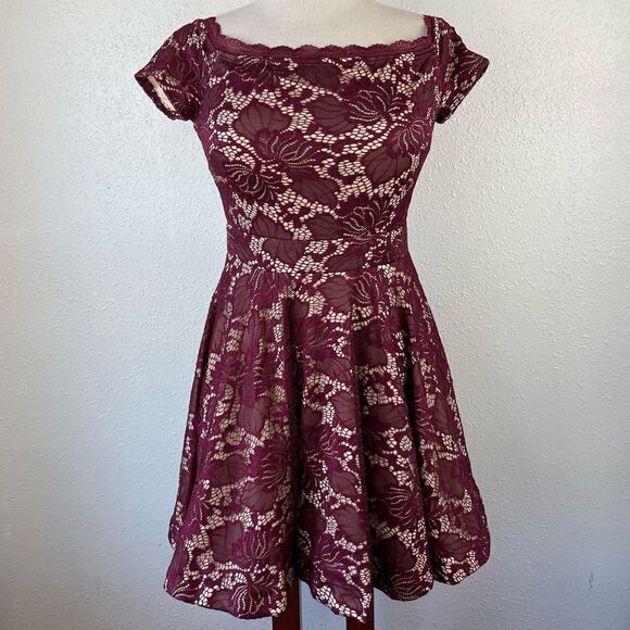 B. Darlin Maroon Dress Size 9/10 EUC - Picture 1 of 8